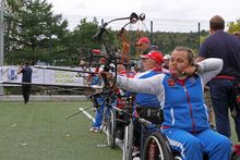 Сахалинцы потренировались в стрельбе из лука вместе с паралимпийской сборной России